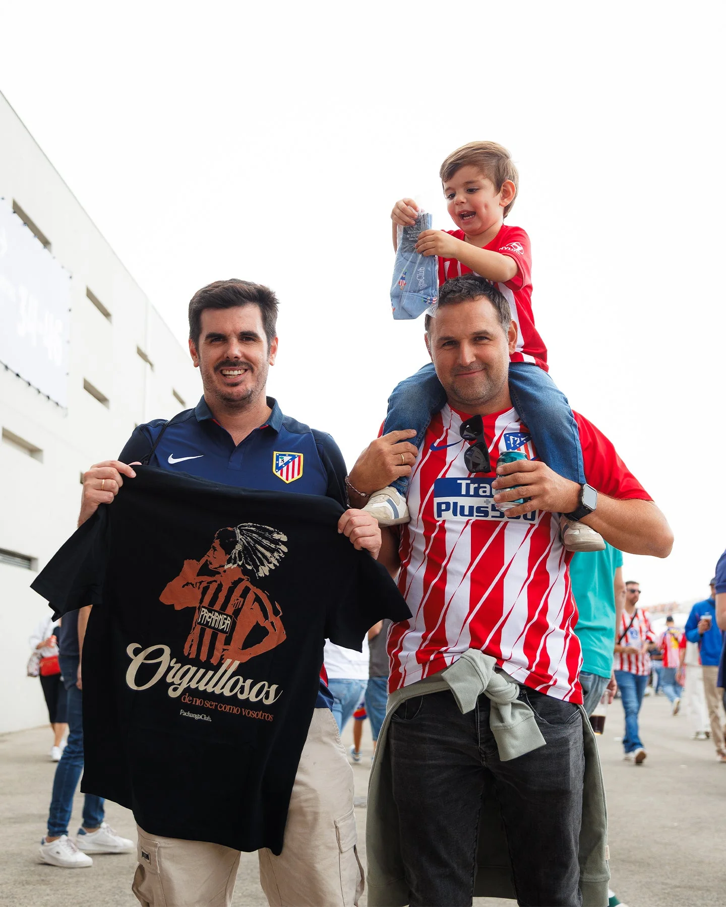 Camiseta "Orgullosos de no ser como vosotros" - Image 4