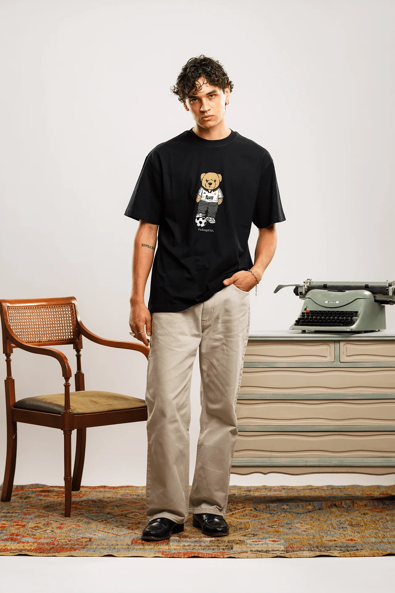 Camiseta "Pacho Vikingo" - Negro - Image 3