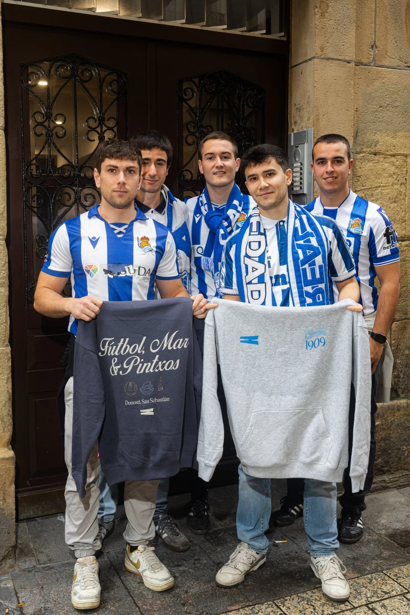 Sudadera "Fútbol, Mar & Pintxos" - Image 4